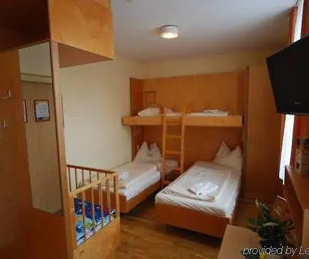 Jufa Hotel 4*