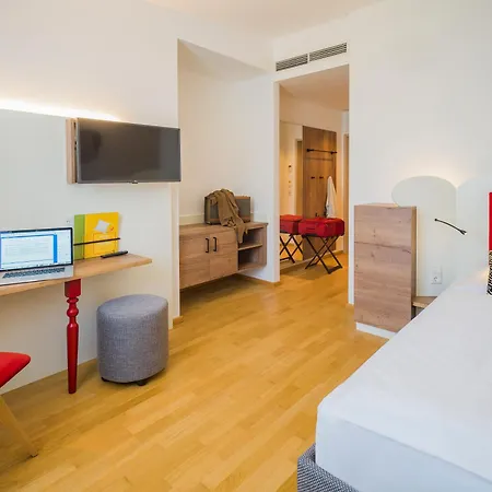 Hotell Jufa 4*